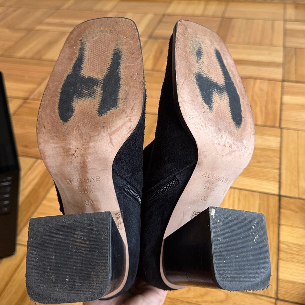 Aloha’s South Black Suede Heeled Boot - Picture 6 of 7